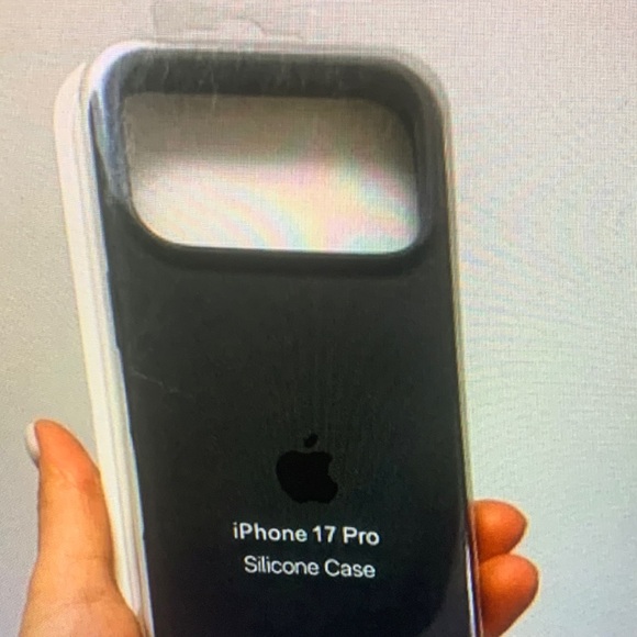 Apple iPhone 17 Pro Midnight Silicone Cover - Picture 1 of 1